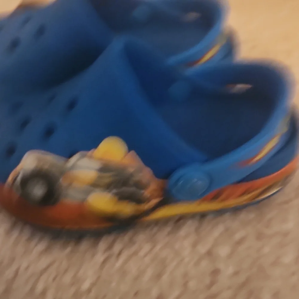 Kids Blue Clogs with Car Design - Picture 3 of 4